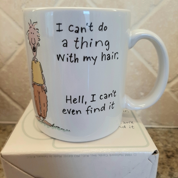 HALLMARK SHOEBOX GREETING MUG - Picture 1 of 9